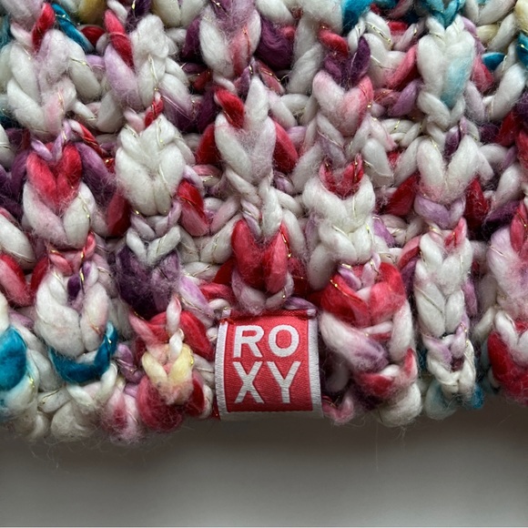 Roxy Beanie / Winter Hat - Picture 2 of 3